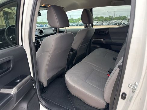 Used 2022 Toyota Tacoma SR5 RWD image 12