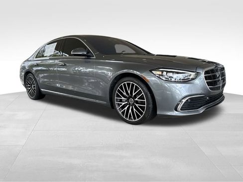 Used 2021 Mercedes-Benz S 580 4MATIC Sedan image 2
