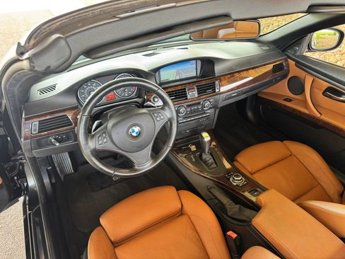 Used 2011 BMW 335i Convertible RWD image 6