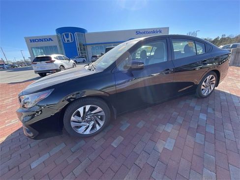 Used 2025 Subaru Legacy Limited image 10