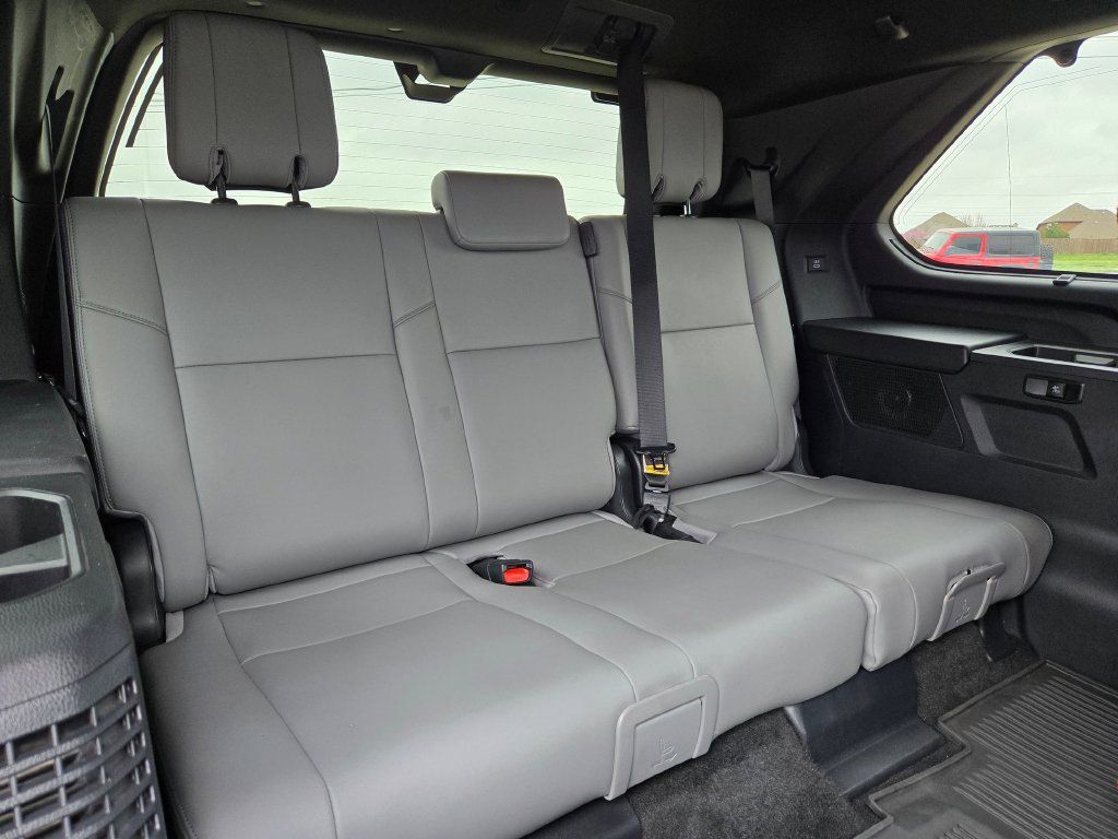 Used 2025 Toyota Sequoia Limited w/ Tow Technology Package AWD/4WD image 25