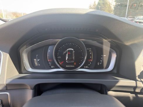 Used 2017 Volvo V60 T5 Cross Country w/ Technology Package image 21