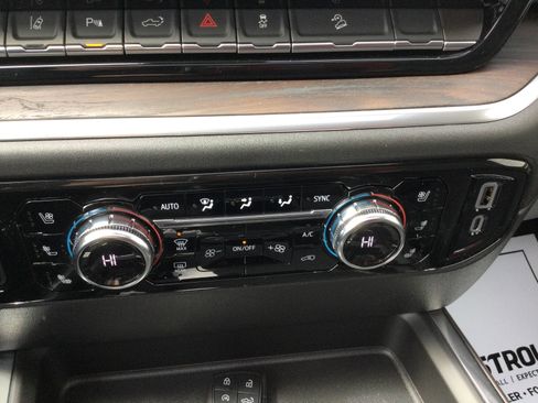 New 2026 GMC Sierra 3500 SLT image 14