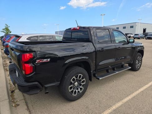 Used 2024 Chevrolet Colorado Z71 w/ Z71 Convenience Package 2 AWD/4WD image 3