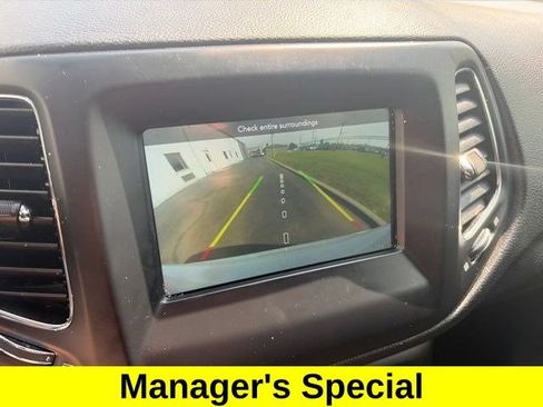Used 2020 Jeep Compass Latitude w/ Cold Weather Group AWD/4WD image 25
