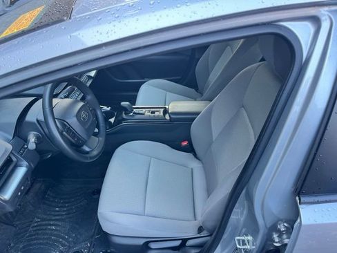 Used 2024 Toyota Prius LE image 11