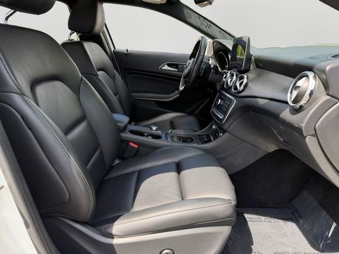 Used 2018 Mercedes-Benz GLA 250 4MATIC image 9