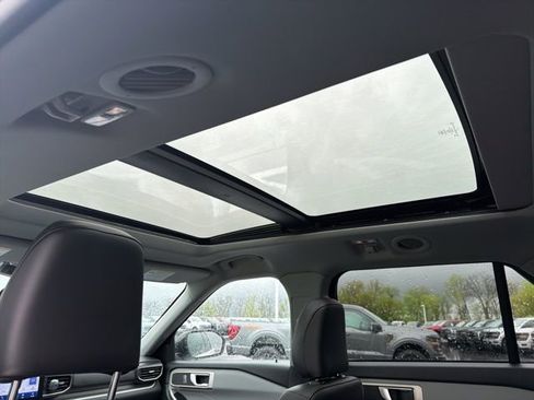 Used 2023 Ford Explorer XLT w/ Equipment Group 202A AWD/4WD image 24