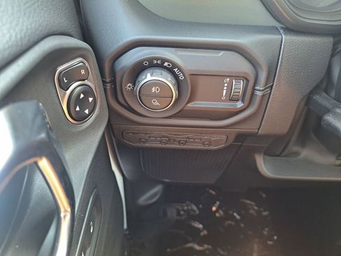 New 2025 Jeep Gladiator Mojave image 15