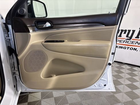 Used 2021 Jeep Grand Cherokee Overland image 28