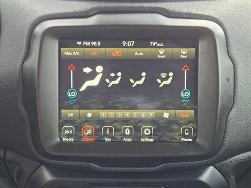 Used 2023 Jeep Renegade Trailhawk AWD/4WD image 21