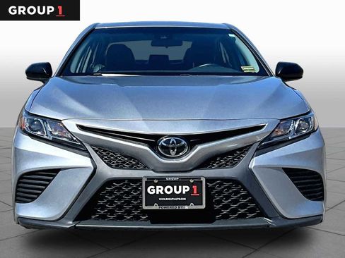 Certified 2019 Toyota Camry SE FWD image 4