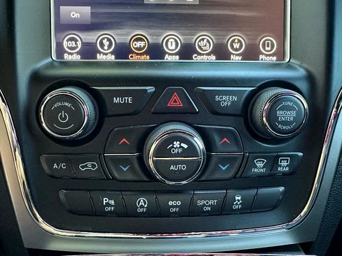 Used 2018 Jeep Grand Cherokee Overland image 25