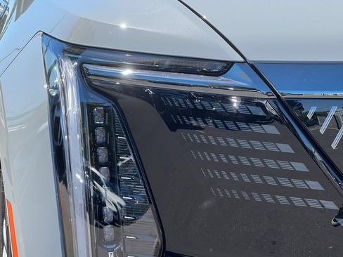 Used 2026 Cadillac Escalade IQL Sport 1 w/ LPO, ONYX Package AWD/4WD image 42