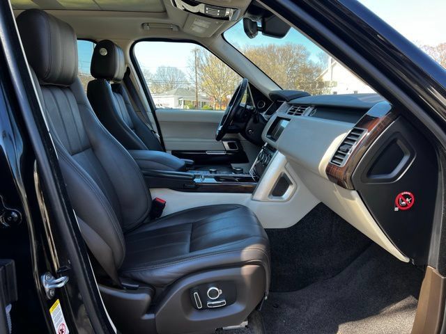 Used 2017 Land Rover Range Rover HSE AWD/4WD image 24