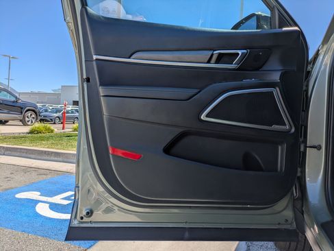 Used 2025 Kia Telluride EX X-Line AWD/4WD image 12