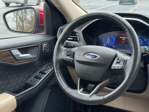 Used 2020 Ford Escape Titanium image 13