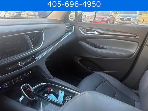 Used 2020 Buick Enclave Essence FWD image 7