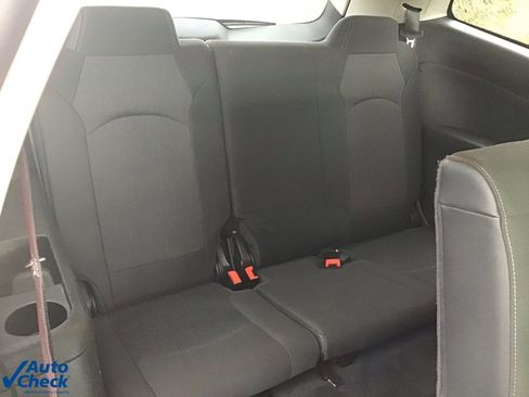 Used 2017 Chevrolet Traverse LT image 17