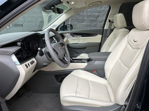 New 2025 Cadillac XT6 Premium Luxury w/ Technology Package image 17