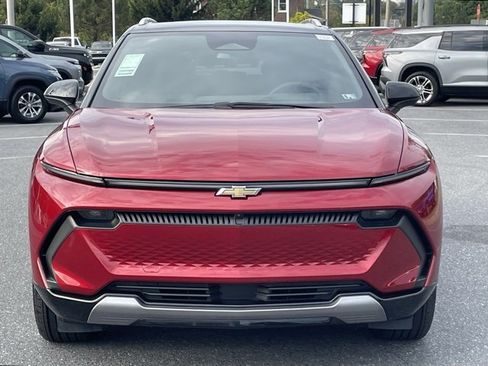 New 2025 Chevrolet Equinox EV LT image 2