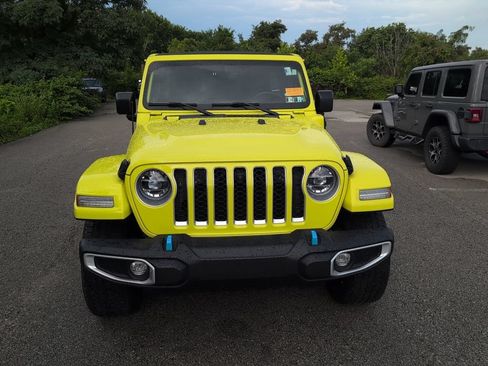 Used 2022 Jeep Wrangler Unlimited Sahara w/ Cold Weather Group AWD/4WD image 2