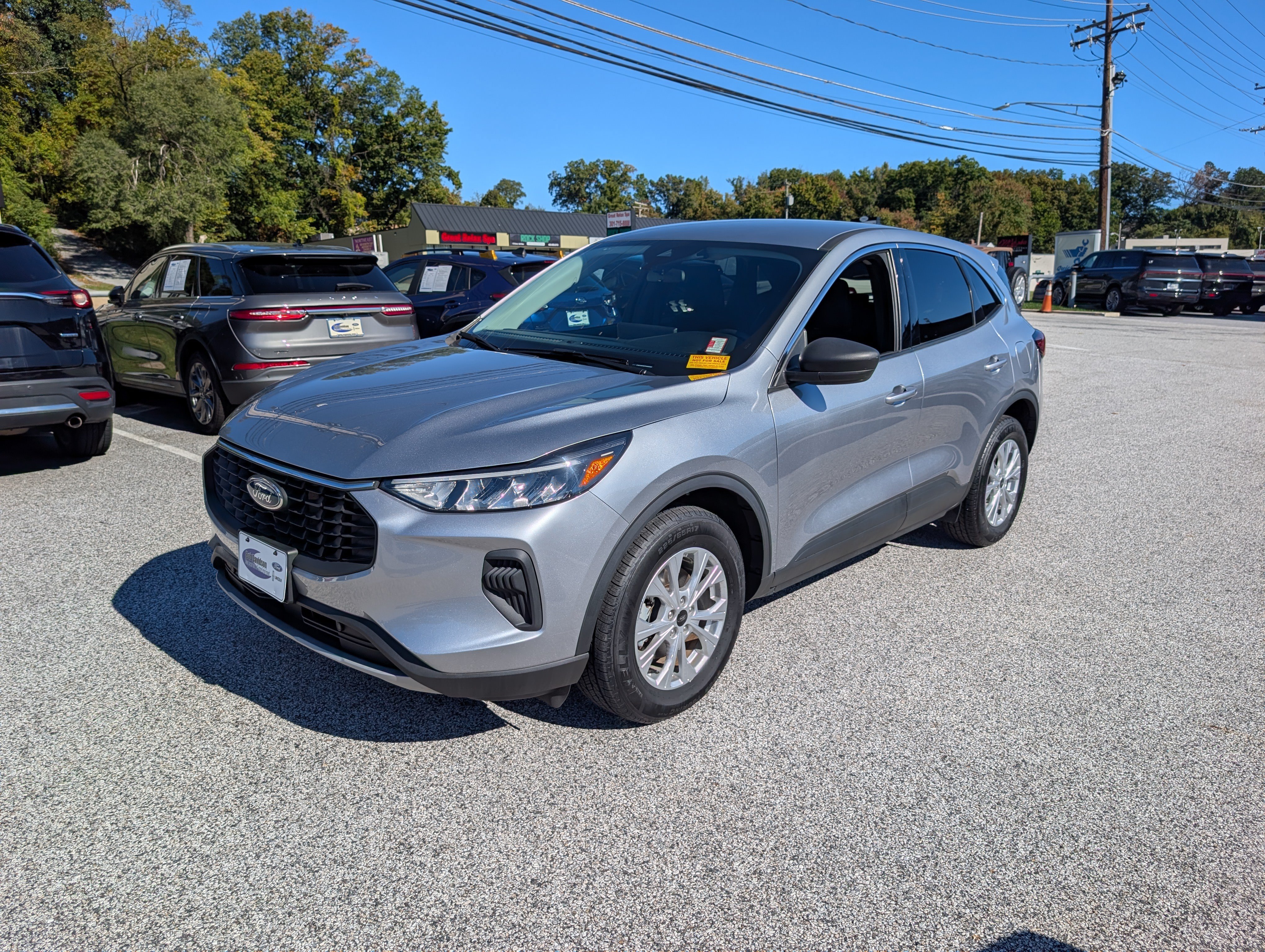 Certified 2023 Ford Escape Active w/ Tech Pack #1 AWD/4WD image 2