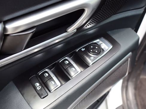 Used 2025 Kia Telluride S FWD image 15