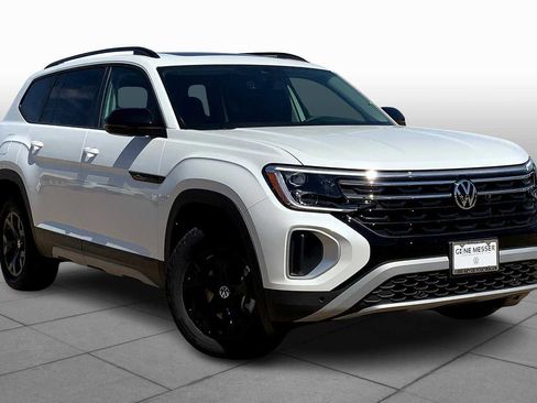 New 2026 Volkswagen Atlas Peak Edition AWD/4WD image 2