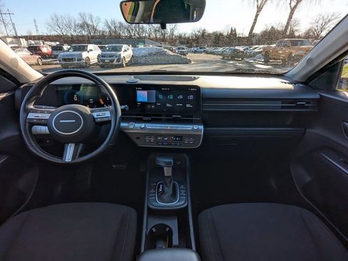 Used 2024 Hyundai Kona SEL image 2