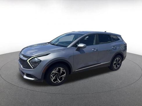Used 2025 Kia Sportage LX FWD image 6