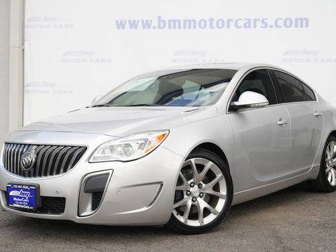 Used 2017 Buick Regal GS w/ Driver Confidence Package #2 image 2