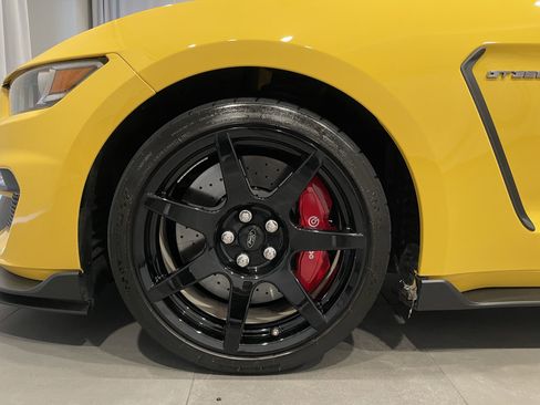 Used 2017 Ford Mustang Shelby GT350R w/ GT350R Equipment Group 920A RWD image 7