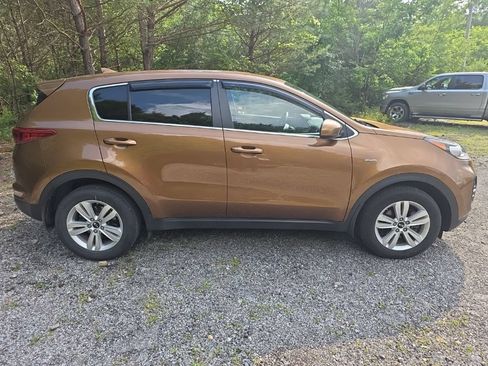 Used 2017 Kia Sportage LX AWD/4WD image 2