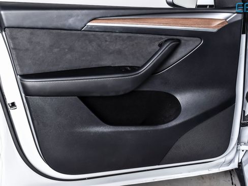 Used 2023 Tesla Model Y Long Range image 13