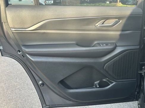 New 2025 Jeep Grand Cherokee L Laredo image 19