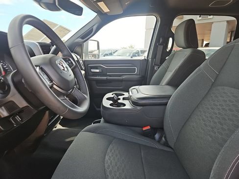Used 2025 RAM 2500 Big Horn AWD/4WD image 13
