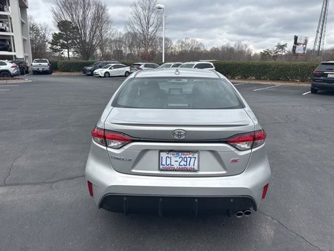 Used 2024 Toyota Corolla SE w/ SE Premium Package image 4