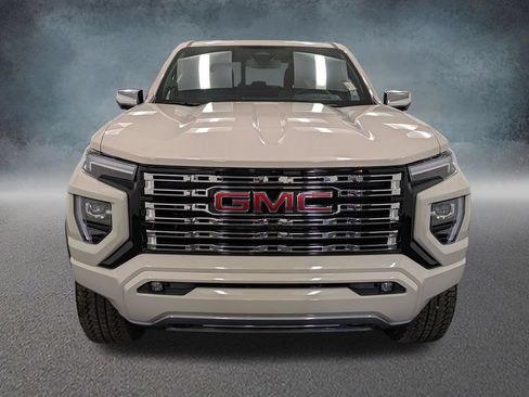 Used 2026 GMC Canyon Denali AWD/4WD image 2