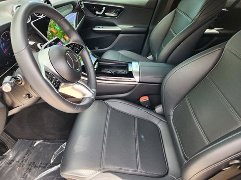 Certified 2025 Mercedes-Benz GLC 300 4MATIC image 22