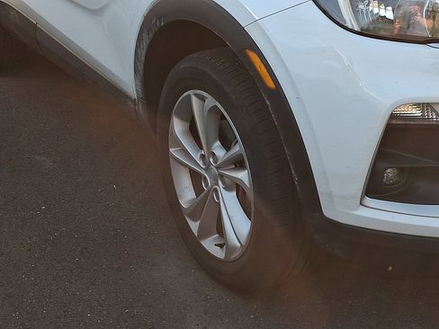 Used 2023 Buick Encore GX Preferred w/ Cold Weather Comfort Package AWD/4WD image 6