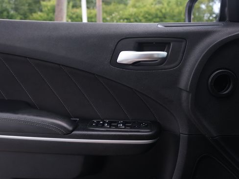 Used 2020 Dodge Charger SXT RWD image 27