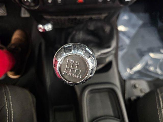Used 2017 Jeep Wrangler Unlimited Sahara AWD/4WD image 19