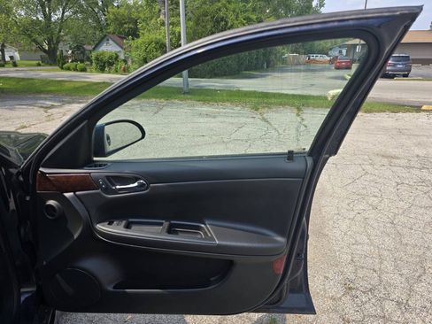 Used 2011 Chevrolet Impala LT FWD image 12