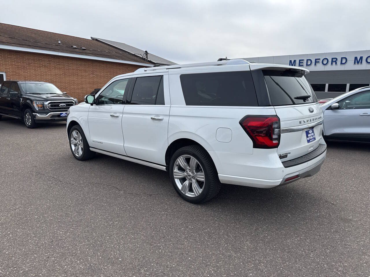 Used 2023 Ford Expedition Max Platinum AWD/4WD image 8