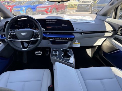 New 2026 Cadillac Optiq Luxury 1 image 18