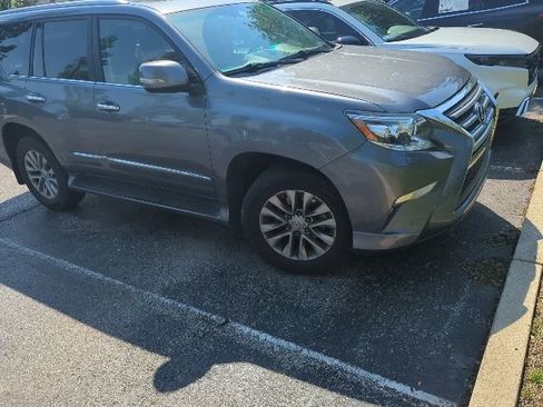 Used 2018 Lexus GX 460 Premium w/ Premium Package AWD/4WD image 2