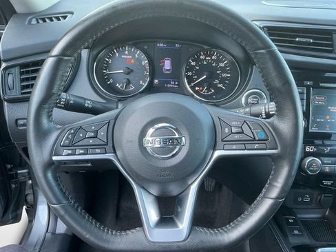 Used 2018 Nissan Rogue SL w/ Premium Package AWD/4WD image 13