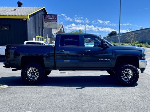 Used 2018 Chevrolet Silverado 1500 LT w/ LT Eassist Package AWD/4WD image 5