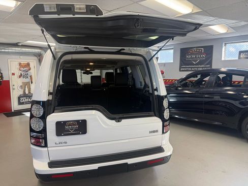 Used 2016 Land Rover LR4 HSE Silver Edition AWD/4WD image 13